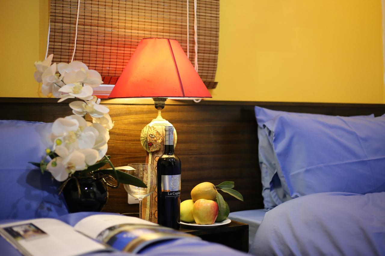 Tuti Lakeside Homestay ฮานอย ภายนอก รูปภาพ